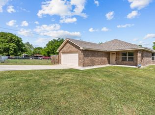 129 Huling Dr, Azle, TX 76020