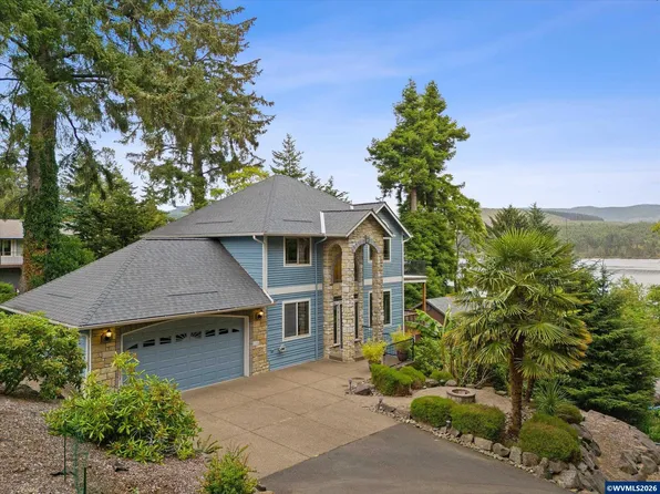 1280 NE Regatta St, Lincoln City, OR 97367