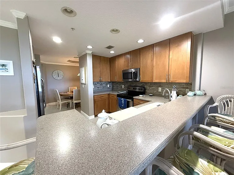 7296 Marathon Dr #402 — Photo 8