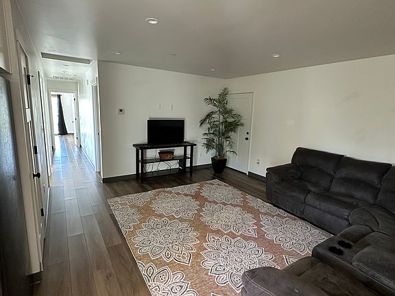 4th image of 2500 Avery Ct