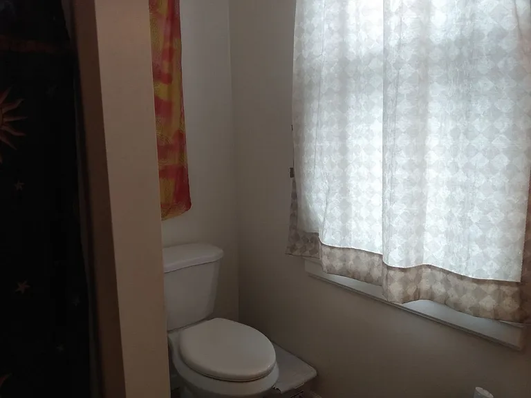 1831 arington ave — Photo 7