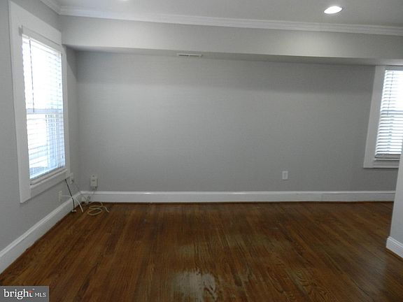 4th image of 504 Sophia St