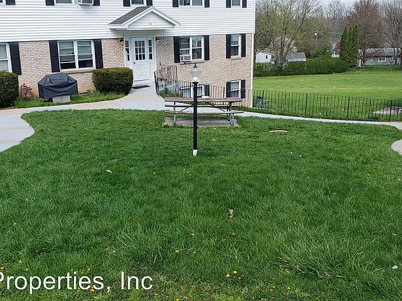 4th image of 223 Bristol St APT 102D
