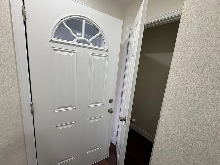 1702 W Granfield Ave — Photo 3