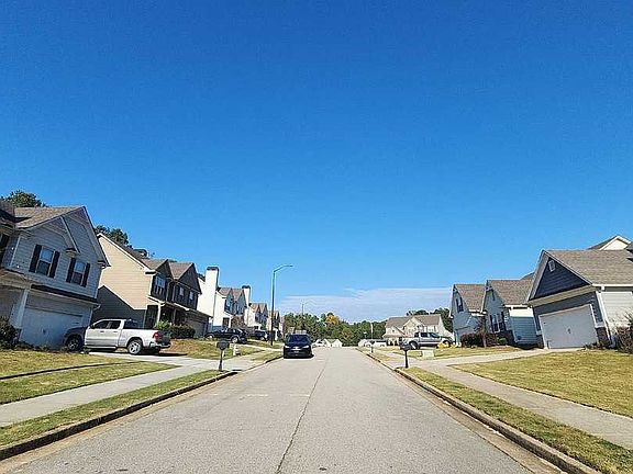 4th image of 84 Greatwood Ln