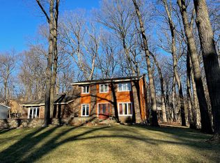 3657 Old Pine Way, West Bloomfield, MI 48324