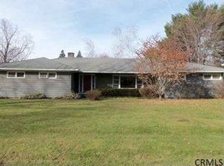 1 Meadowbrook Ln, Troy, NY 12180