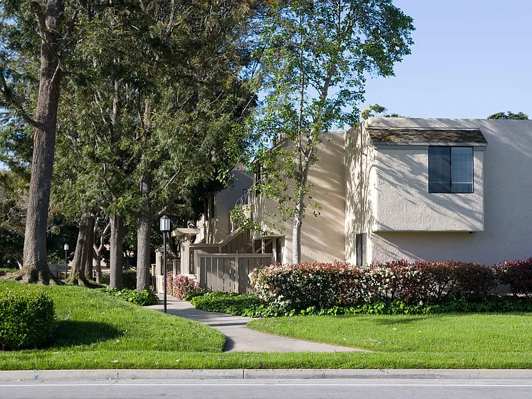 Parkwood Apartment Homes — Photo 12