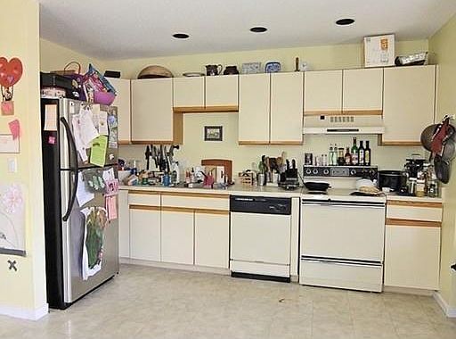 2nd image of 4 Dewey Dr #7A