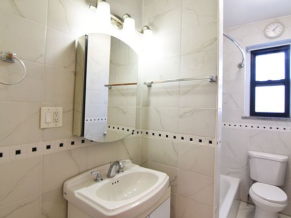 5th image of 1543 W 1st St APT D9