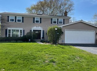 3325 Lake Knoll Dr, Northbrook, IL