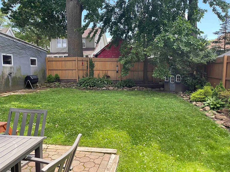 5 Saint Clair Ave — Photo 15