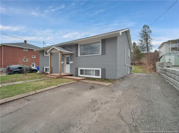 12 Wolfe Ave #10, Moncton, NB E1C 3Y1