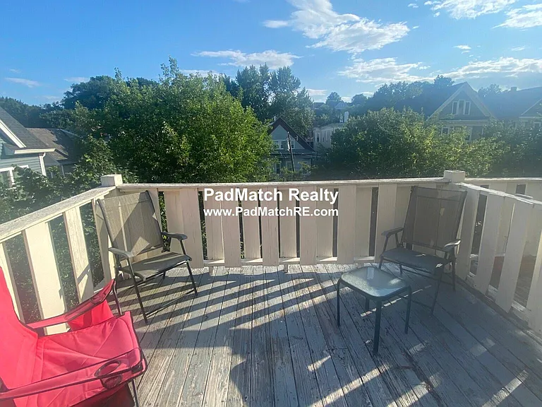 2nd porch, 3rd floor