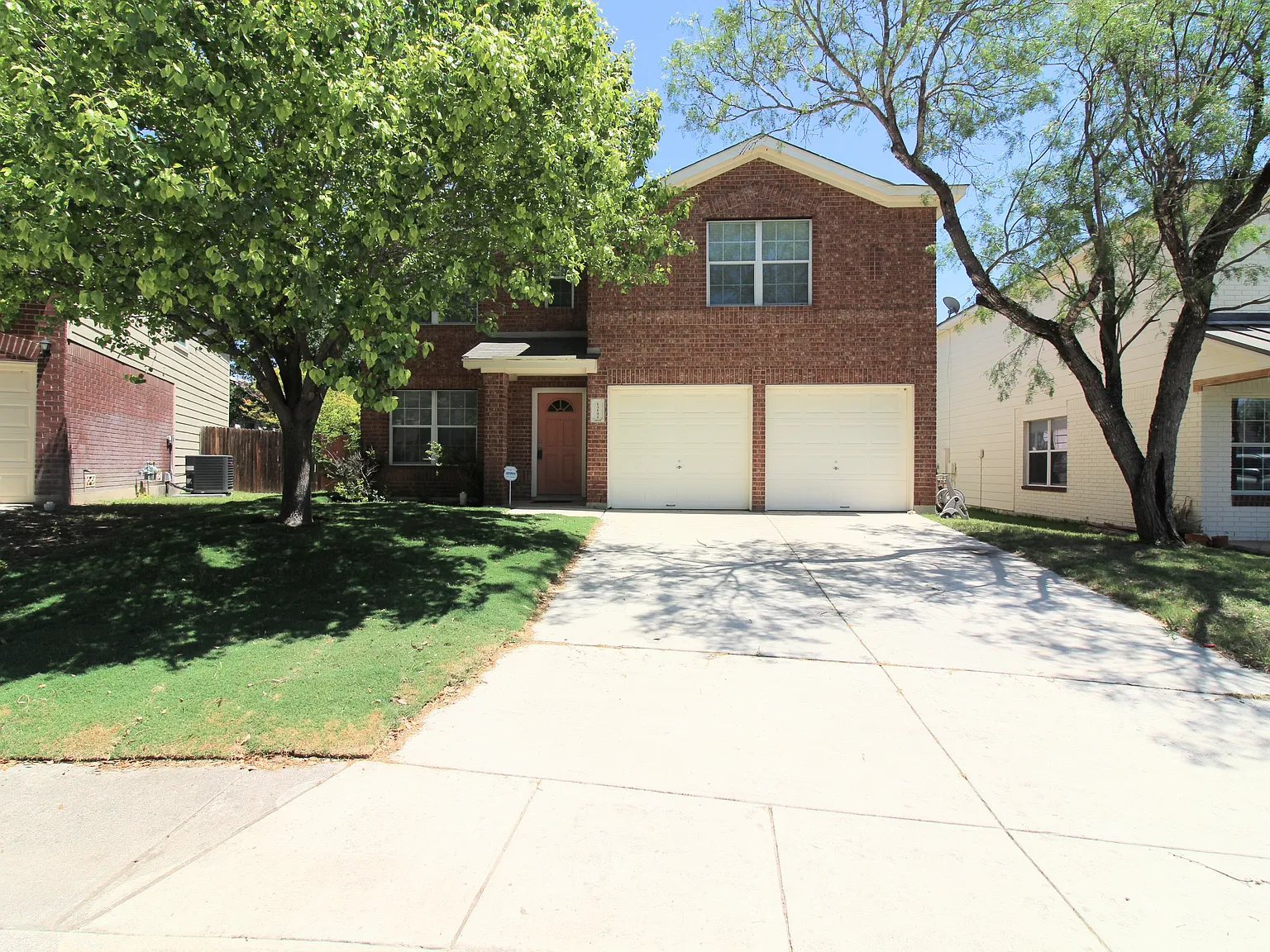 3 bed, 2.5 bath, 1768 sqft, $1,900 — Photo 1