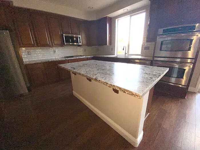 875 Sienna Park Dr — Photo 13