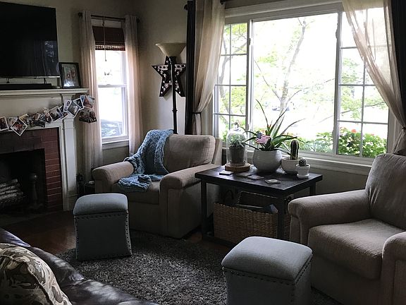 3rd image of 66 Parkview Ave