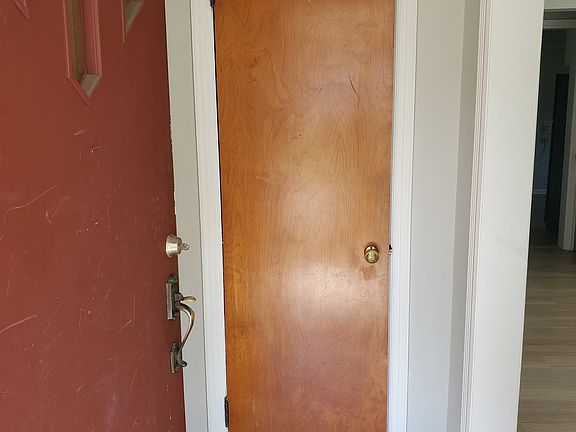 Entryway W/ closet for coats/hats
