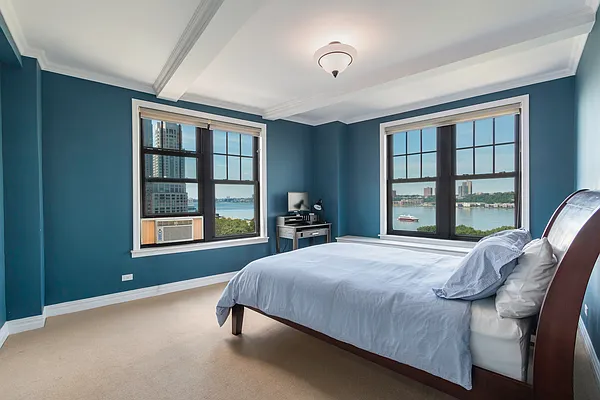 Sold by Ellen Elliot, LREB | media 4