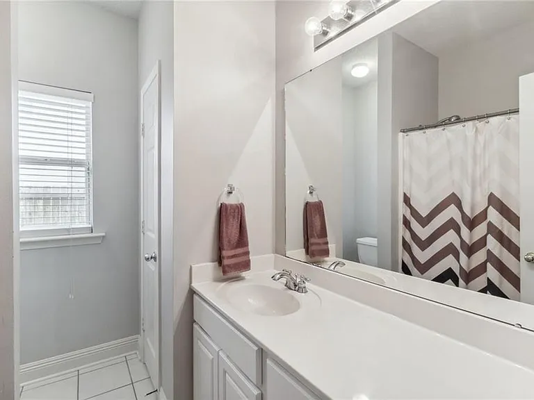 329 E Silvermaple Dr — Photo 7
