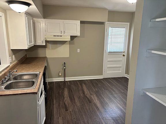 3rd image of 4816 Dianne Dr