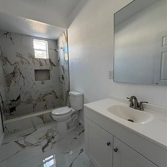 501 Athens St #A & B — Photo 13