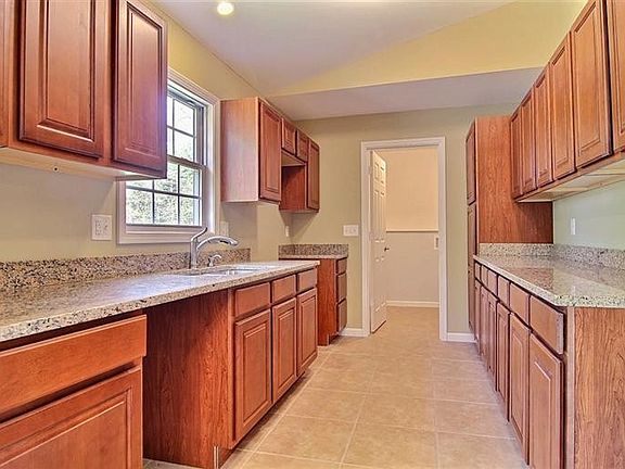 4th image of 310 Walters Ave