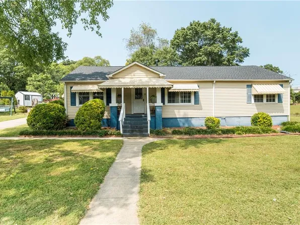 3658 Dry Ponds Rd, Granite Falls, NC 28630