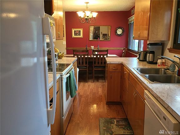 2nd image of 21437 13th Ave S