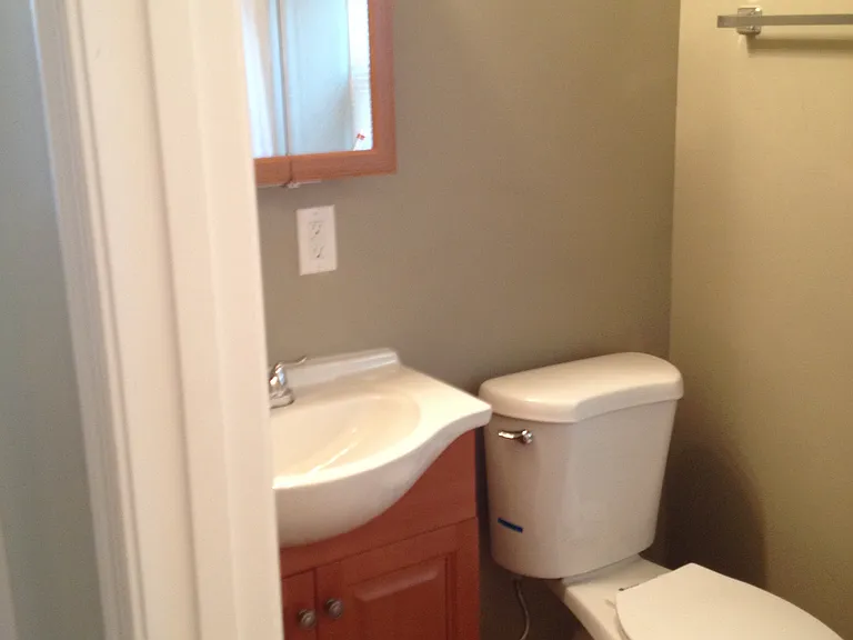 2040 B N4th Bathroom_02222016