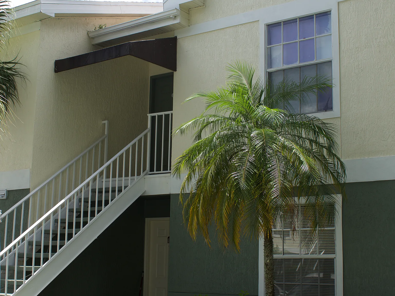 2 bed, 1074 sqft, $2,300 — Photo 2