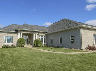 1750 Falcon Rdg, Waterloo, IA 50701
