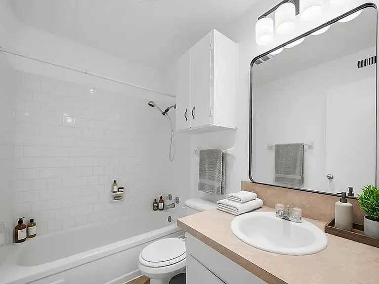 804 E 31st St #29 — Photo 5
