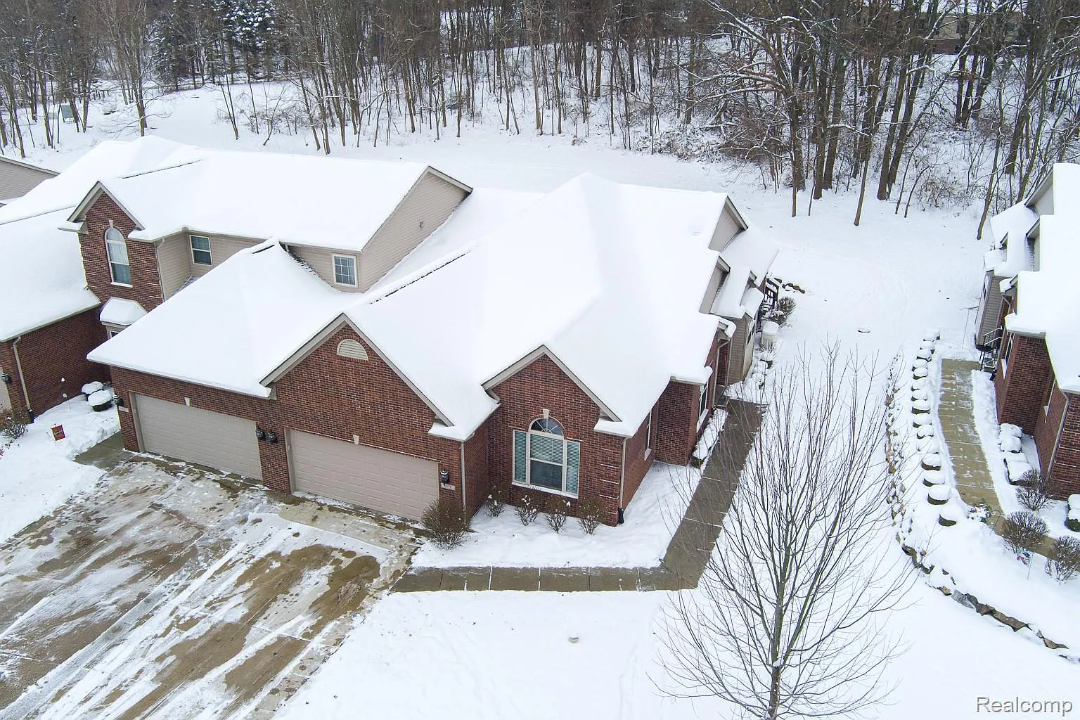 9573 Kingsway Cir photo 1