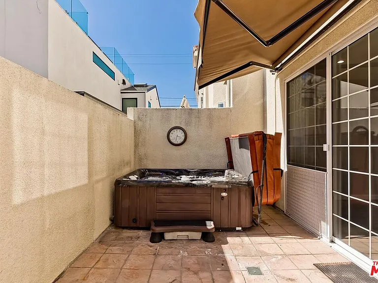 2333 Oak St #3 — Photo 17