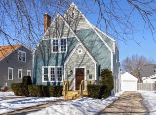 520 74th St, Kenosha, WI 53143