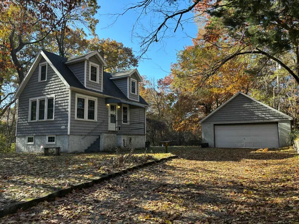 910 N Vanderburg St, Gary, IN 46403