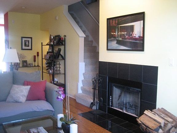 3rd image of 1709 W Diversey Pkwy #B