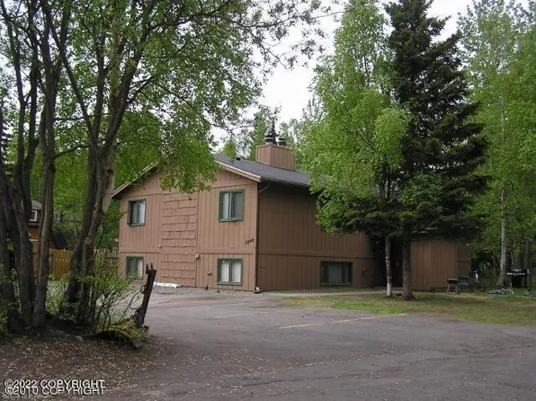 2040 Farmer Pl, Anchorage, AK 99508