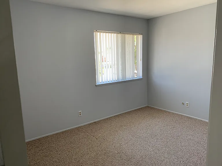 10408 Rutgers Ct — Photo 4