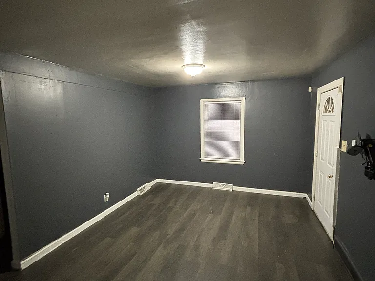 1419 Huey St — Photo 4