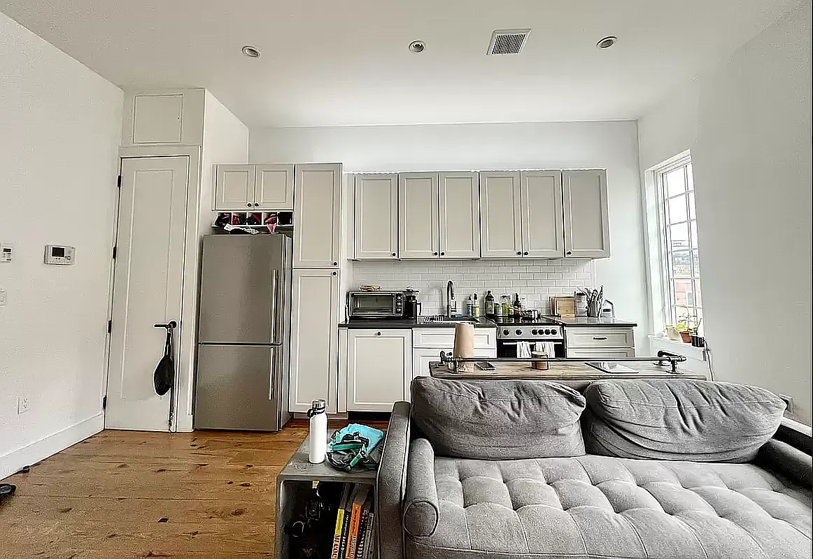 291 Metropolitan Avenue — Photo 3