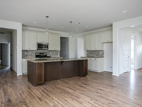 6610 Southwalk Heights-0005