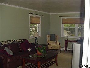 4th image of 34 Brookline Dr