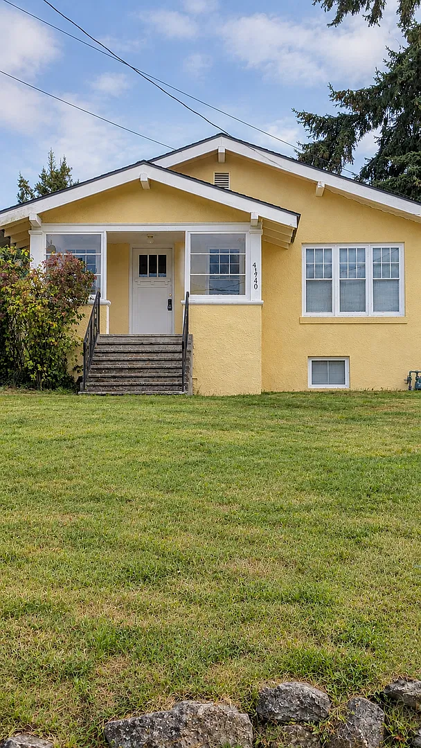 Spacious Home Next to Whatcom Falls Park — Photo 1