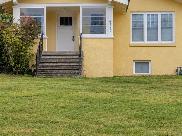 1740 Dakin St, Bellingham, WA 98229
