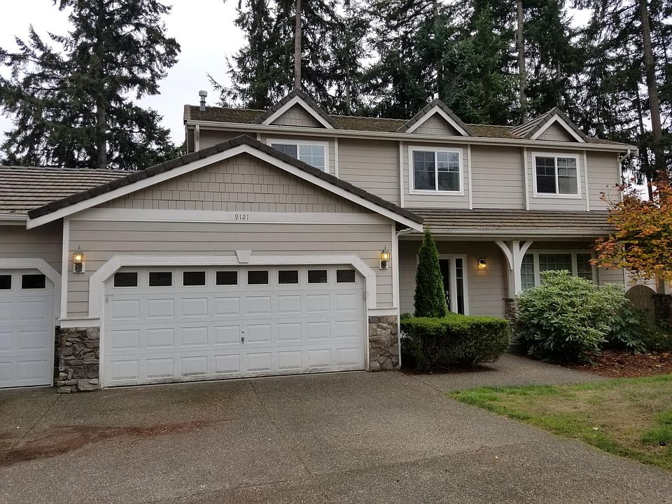 1st image of 9121 Vancouver Dr NE