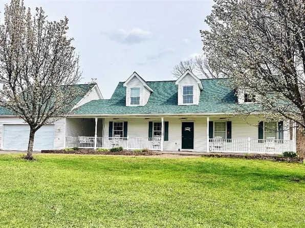 152 Killarney Rd, Mill Run, PA 15464