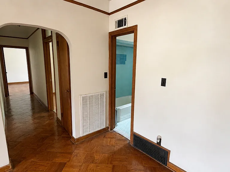 Main Entrance to Hallway