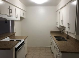 912 Gladys Ave, Long Beach, CA 90804